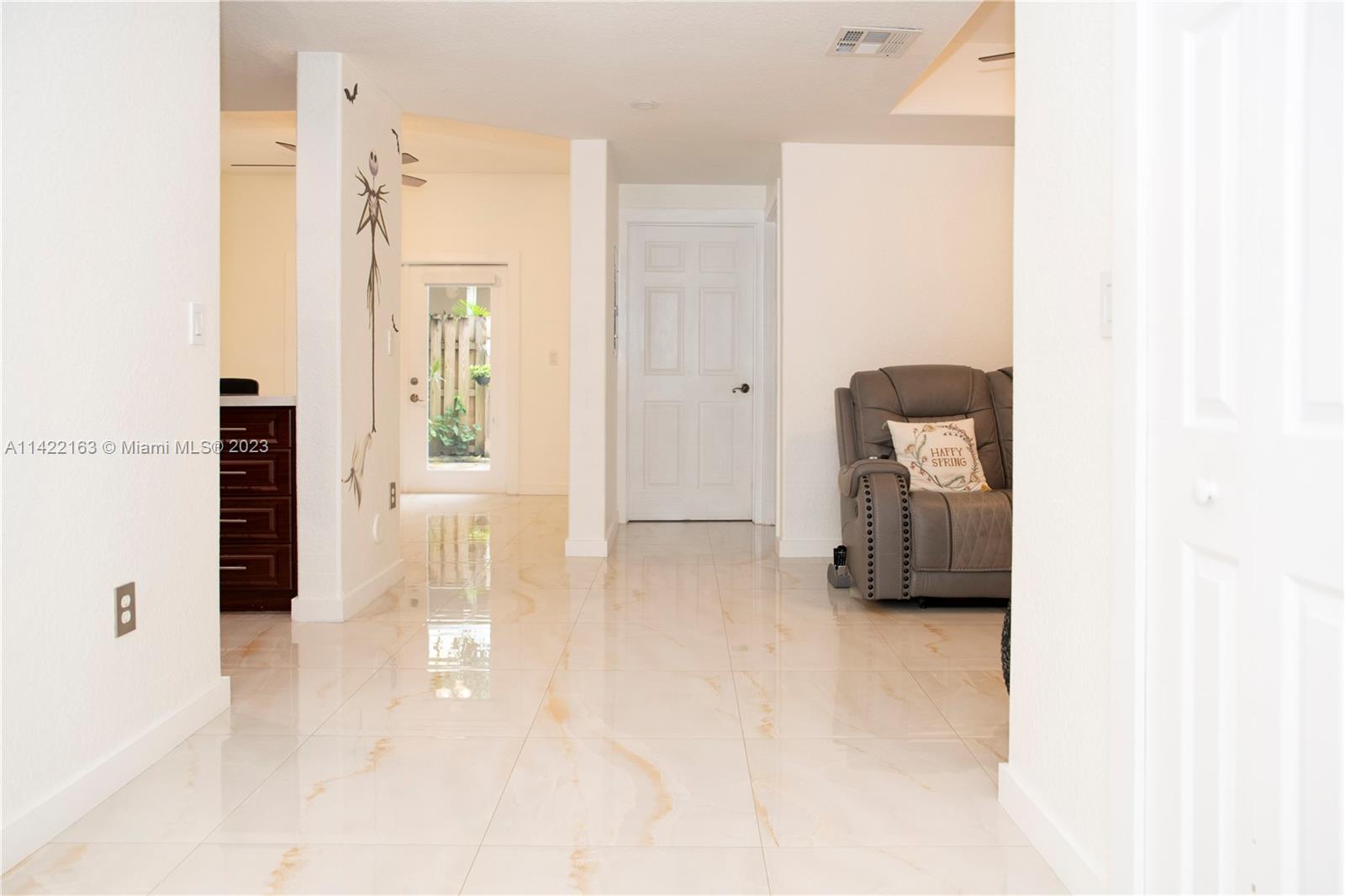TROPICAL LANDINGS CONDO - Residential