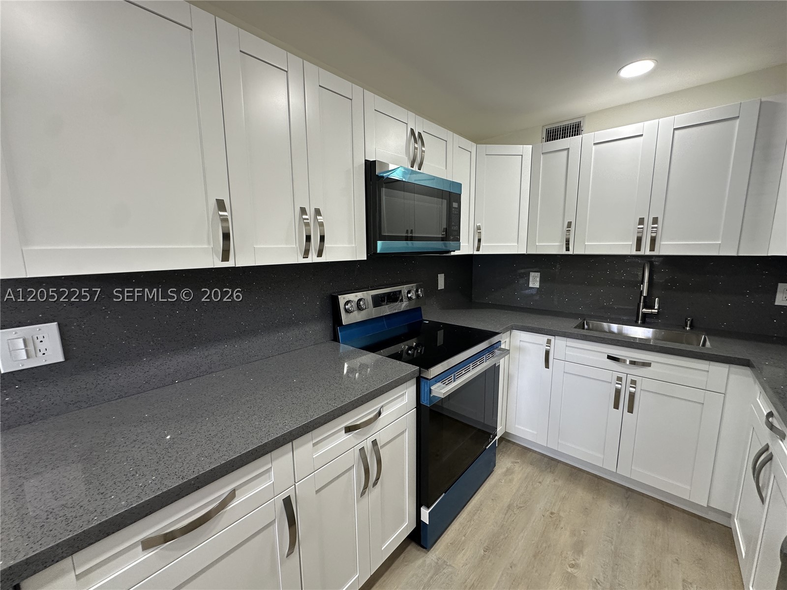 KINGSLEY AT CENTURY VILLA - Residential