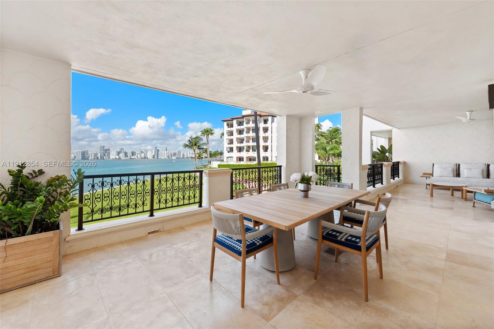 BAYVIEW AT FISHER ISL CON - Residential