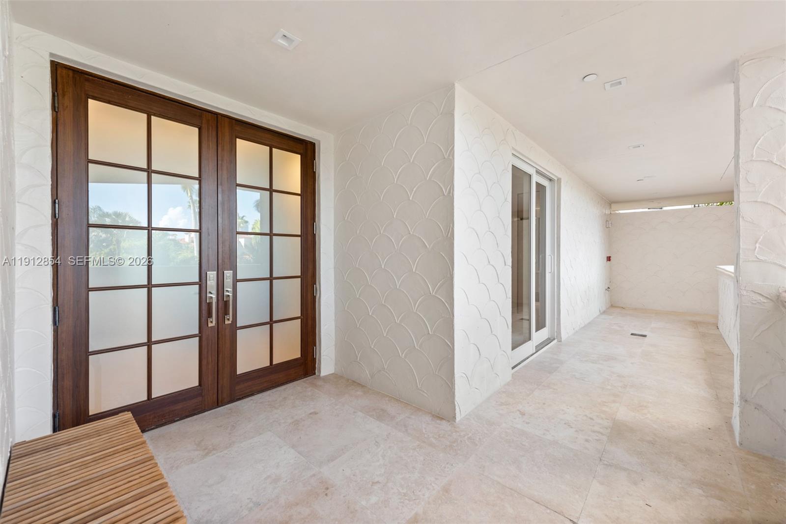 BAYVIEW AT FISHER ISL CON - Residential