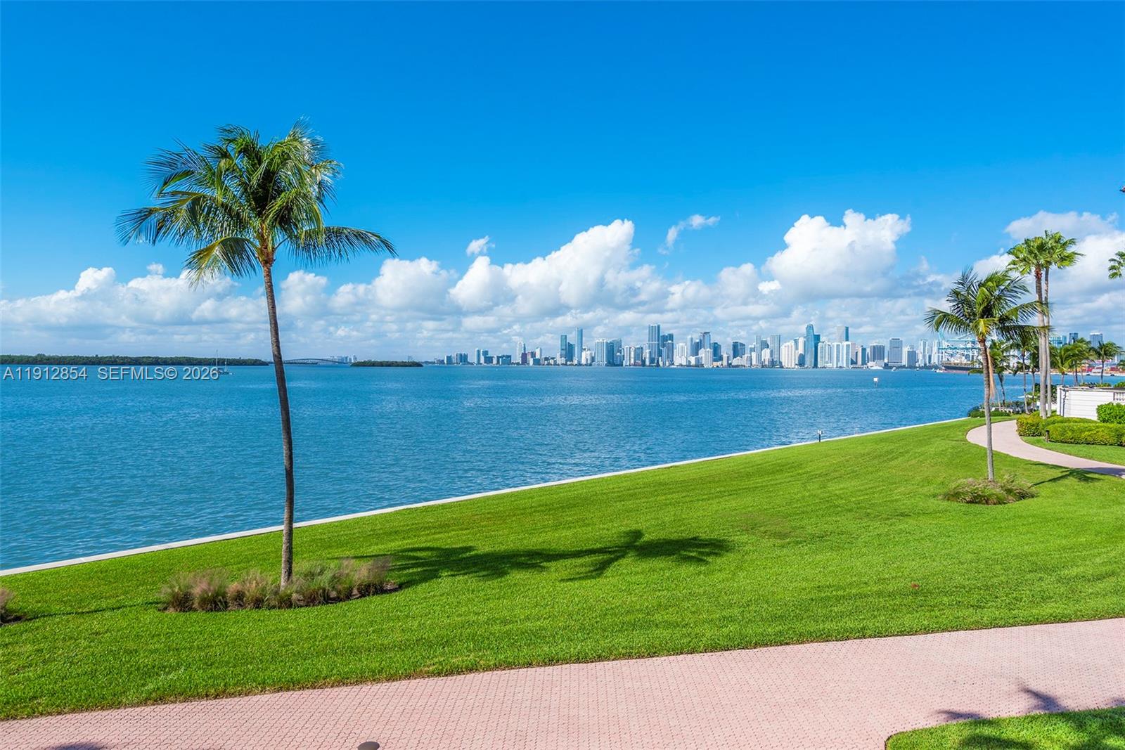 BAYVIEW AT FISHER ISL CON - Residential