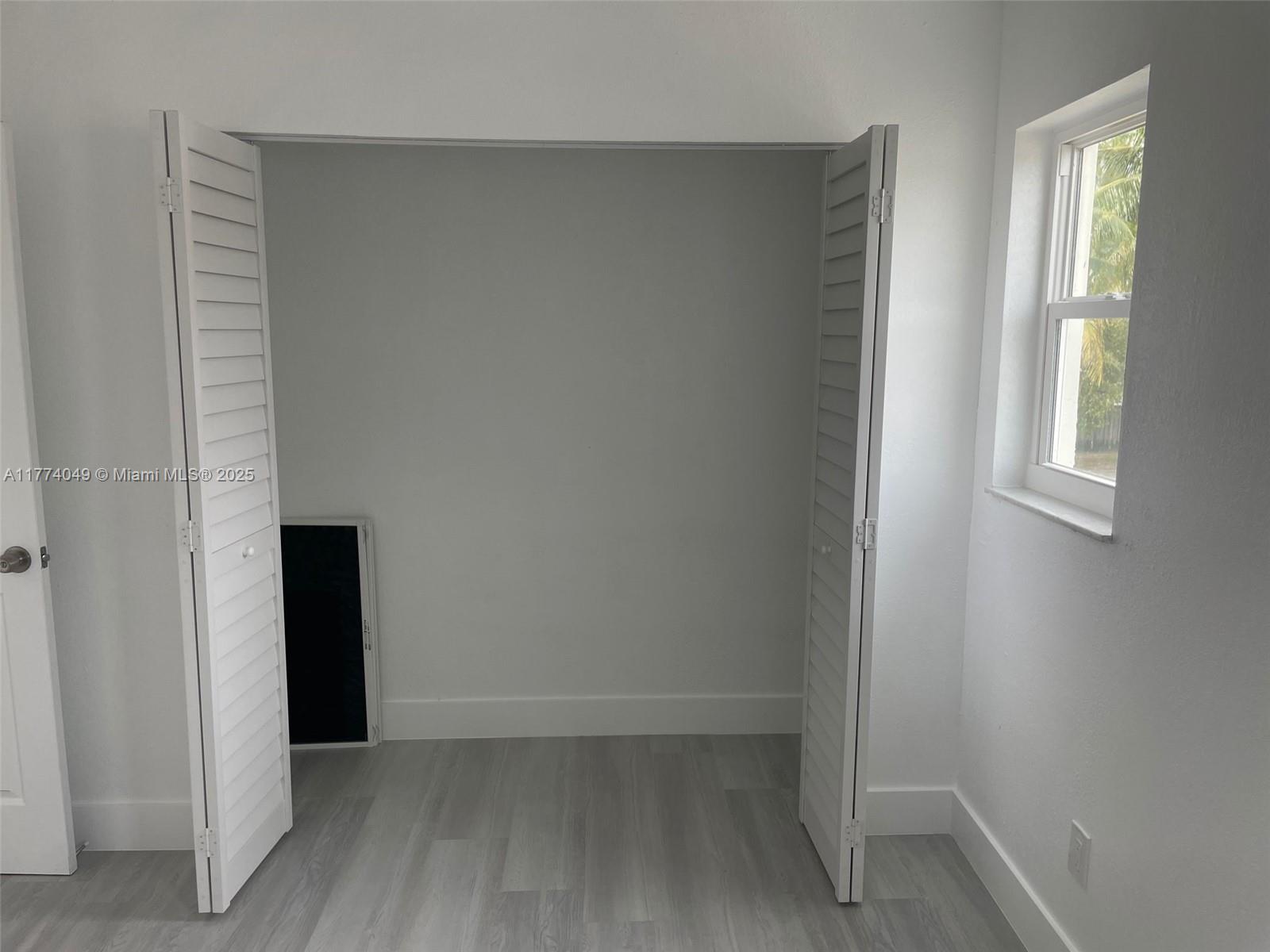 LES GARDENS - Residential Lease