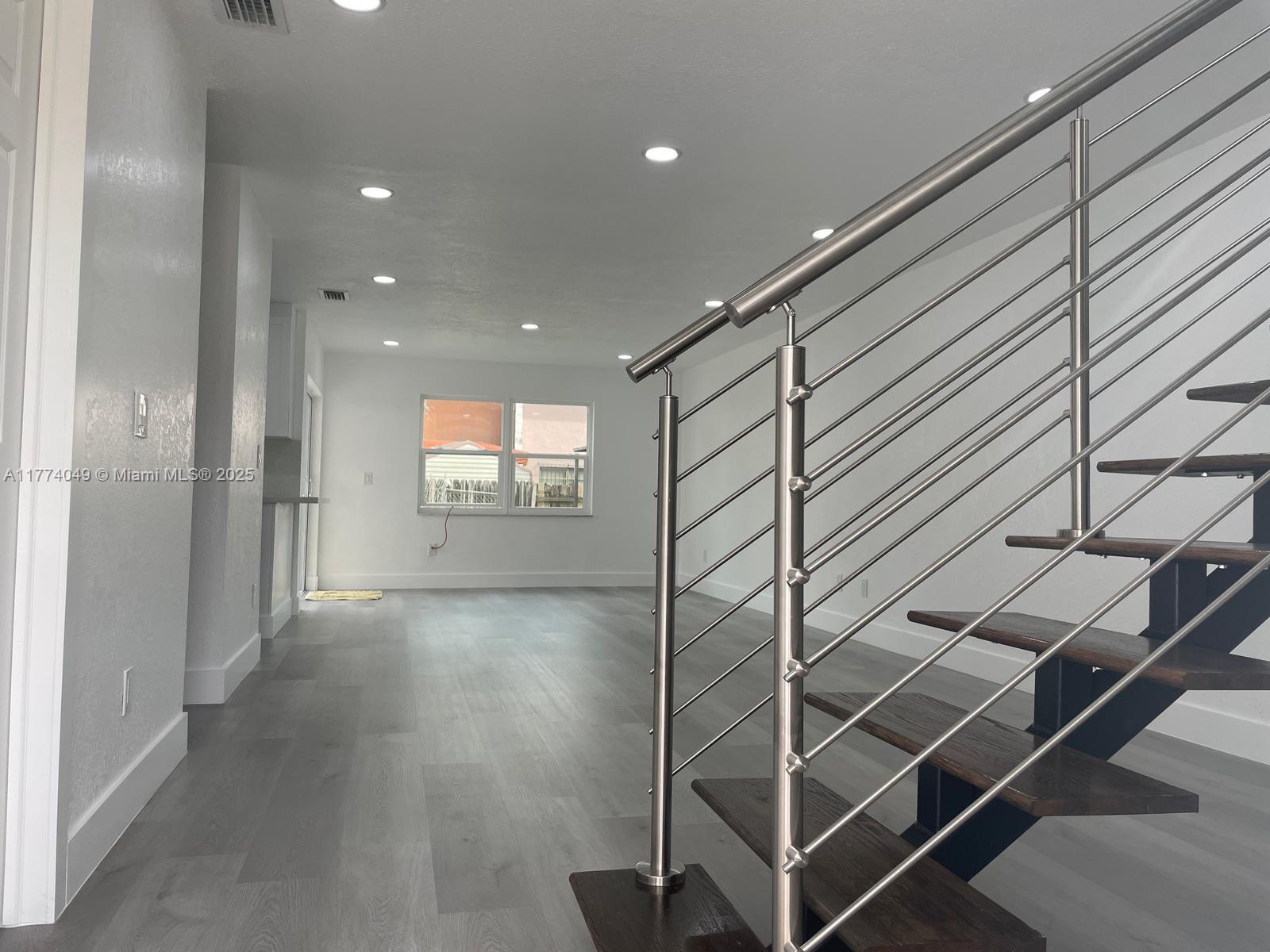 LES GARDENS - Residential Lease