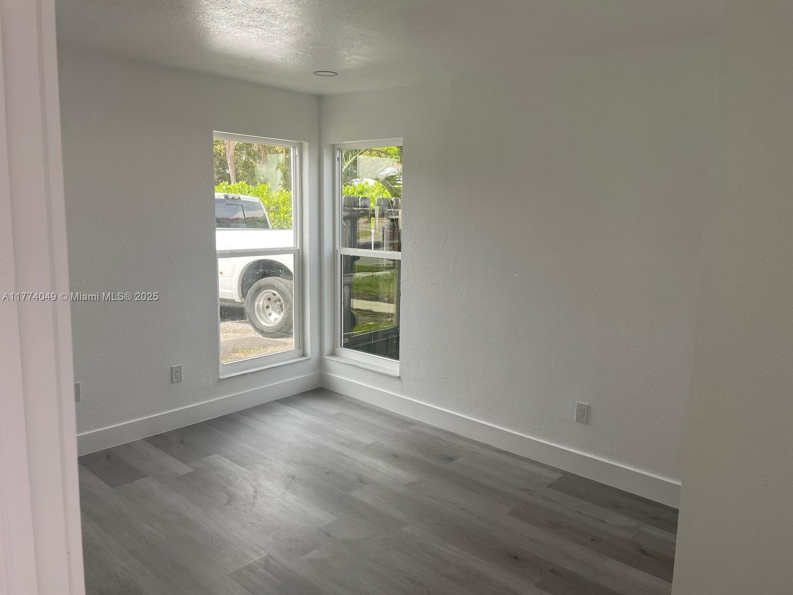 LES GARDENS - Residential Lease