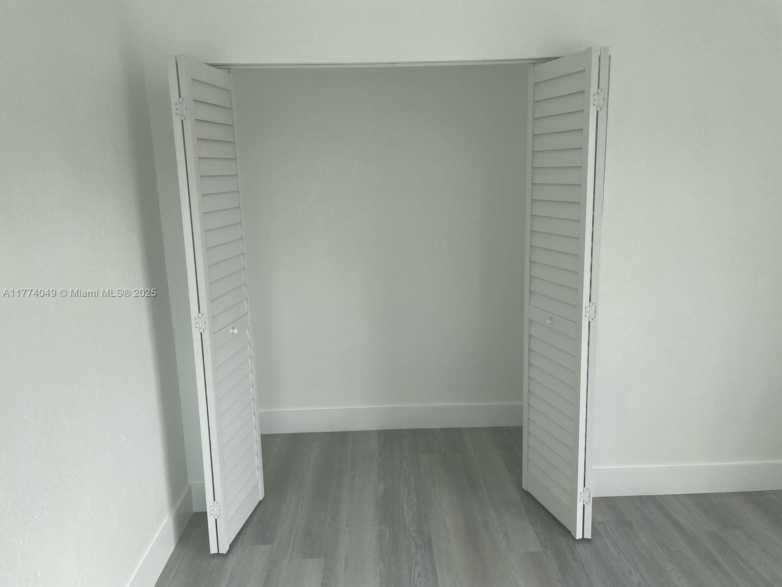 LES GARDENS - Residential Lease