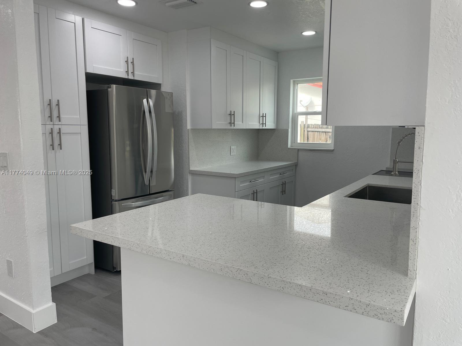 LES GARDENS - Residential Lease