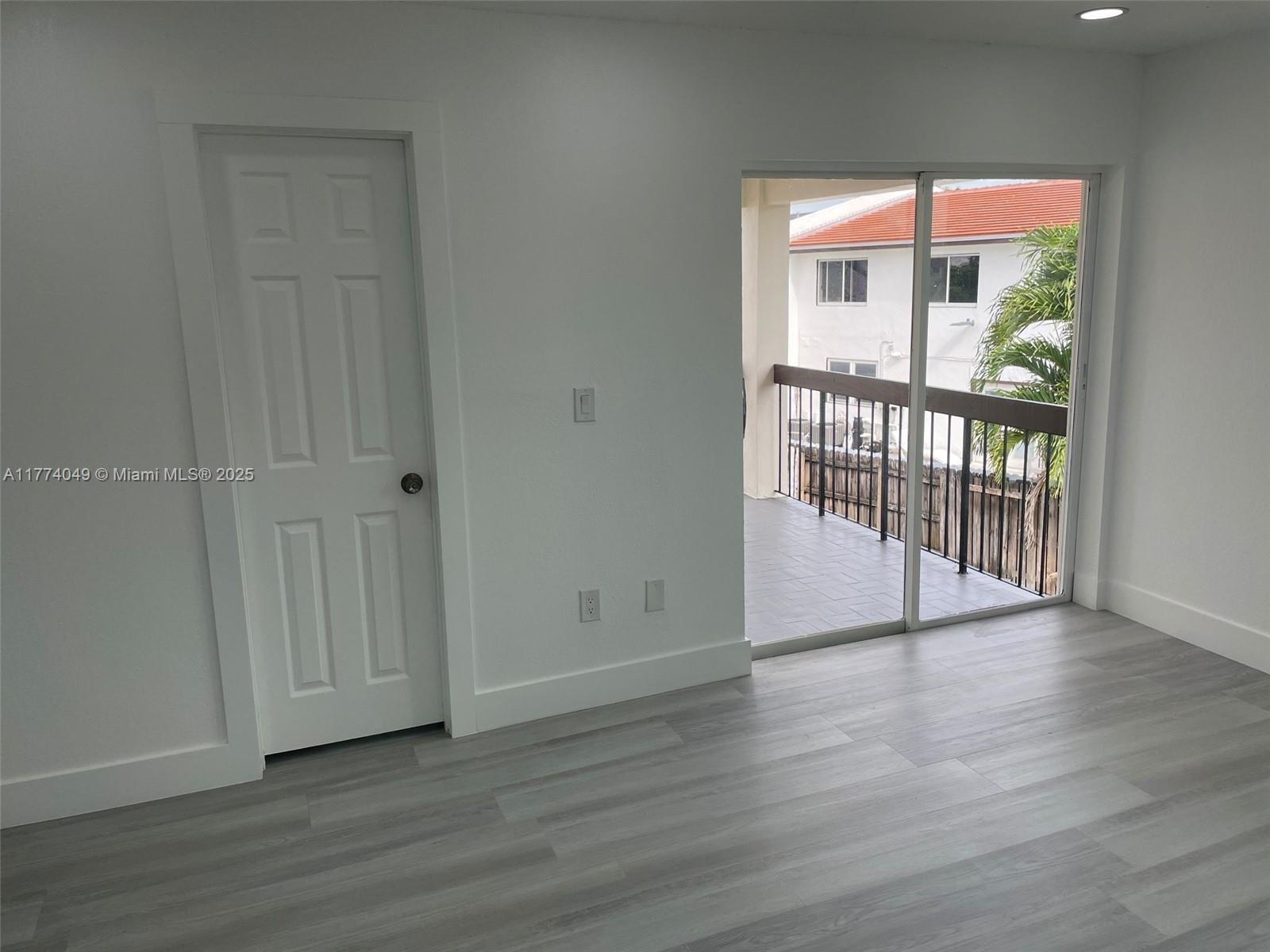 LES GARDENS - Residential Lease
