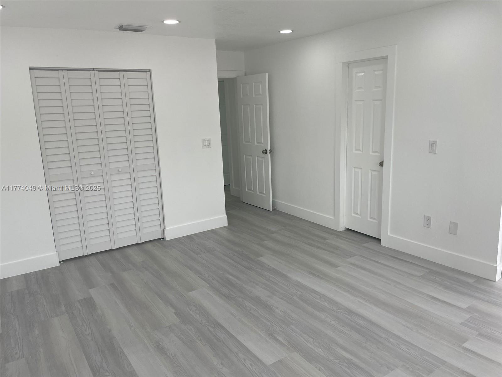 LES GARDENS - Residential Lease
