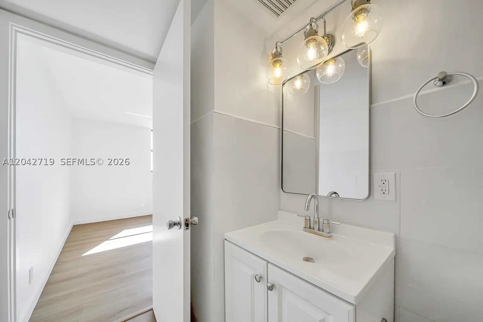 RIOPLAZA CONDOMINIUM NORT - Residential Lease