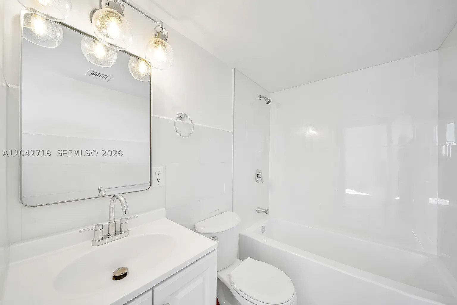 RIOPLAZA CONDOMINIUM NORT - Residential Lease