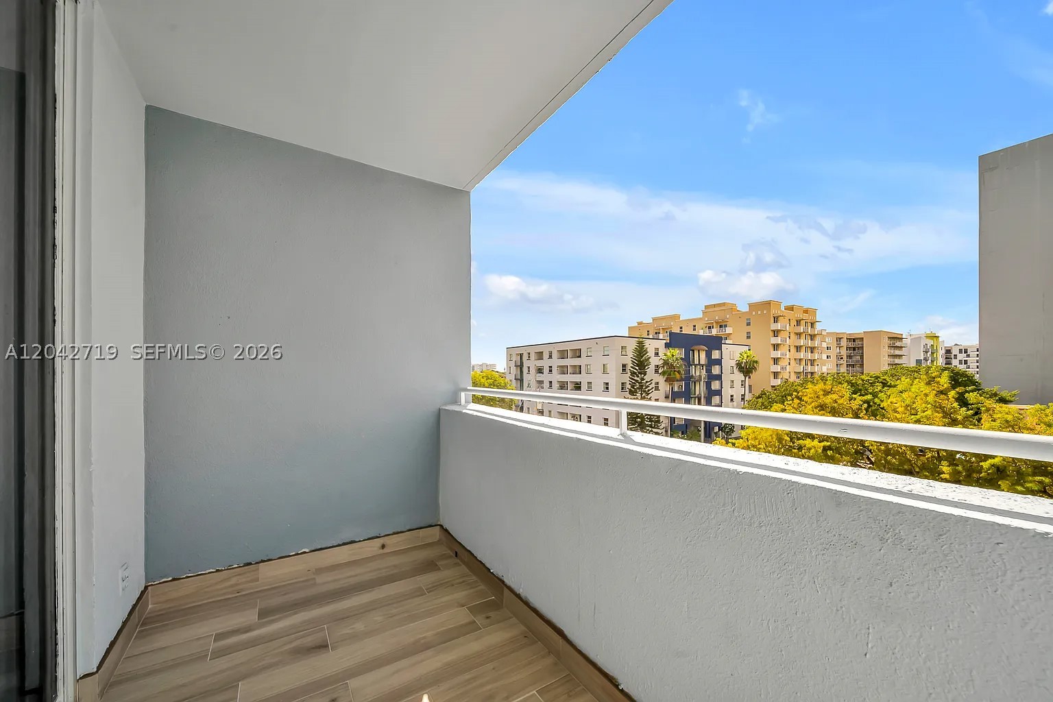RIOPLAZA CONDOMINIUM NORT - Residential Lease