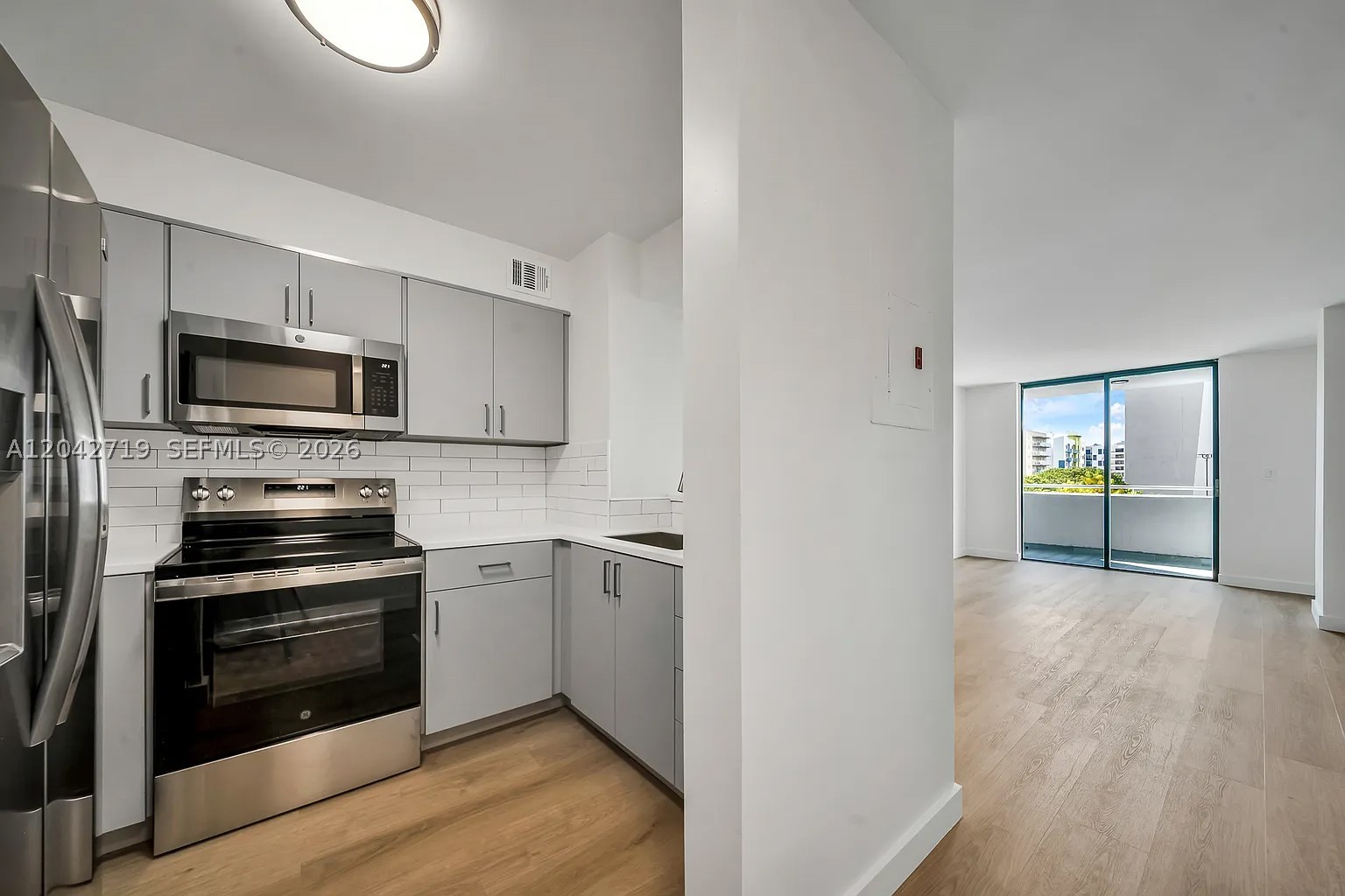 RIOPLAZA CONDOMINIUM NORT - Residential Lease