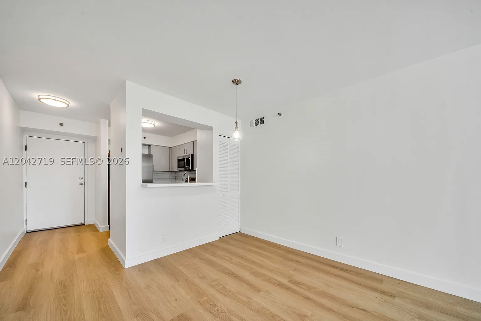 RIOPLAZA CONDOMINIUM NORT - Residential Lease