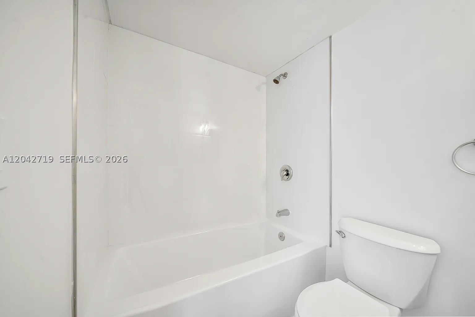RIOPLAZA CONDOMINIUM NORT - Residential Lease
