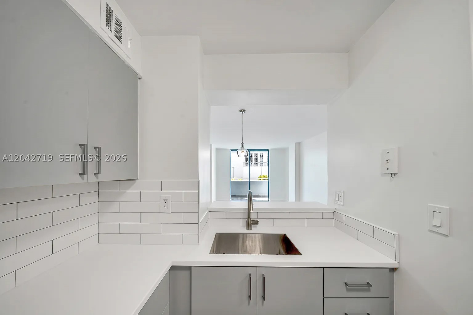 RIOPLAZA CONDOMINIUM NORT - Residential Lease