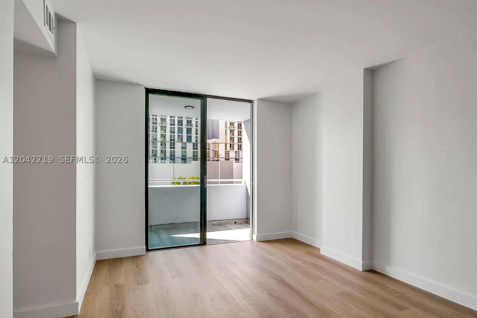 RIOPLAZA CONDOMINIUM NORT - Residential Lease