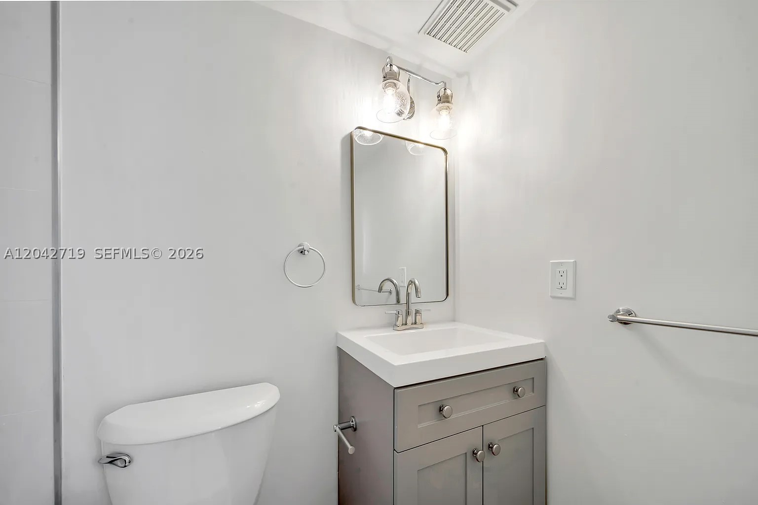 RIOPLAZA CONDOMINIUM NORT - Residential Lease