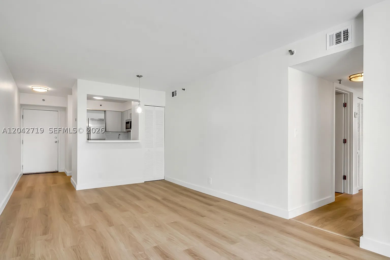 RIOPLAZA CONDOMINIUM NORT - Residential Lease
