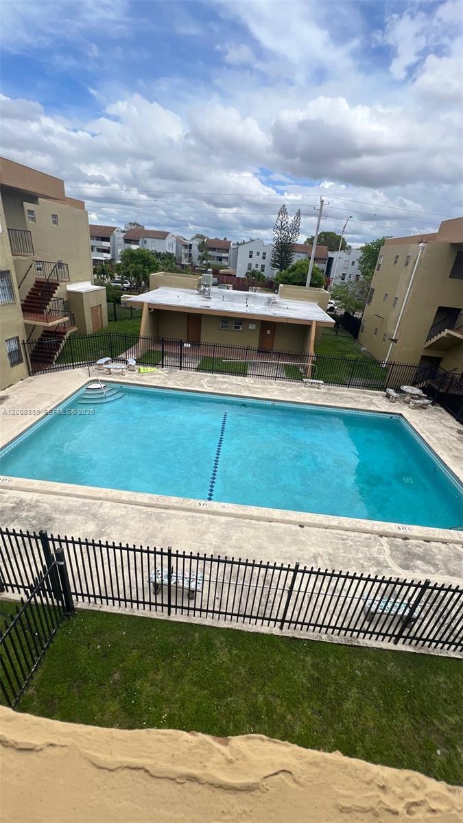 PALMETTO SPRINGS CONDO VI - Residential
