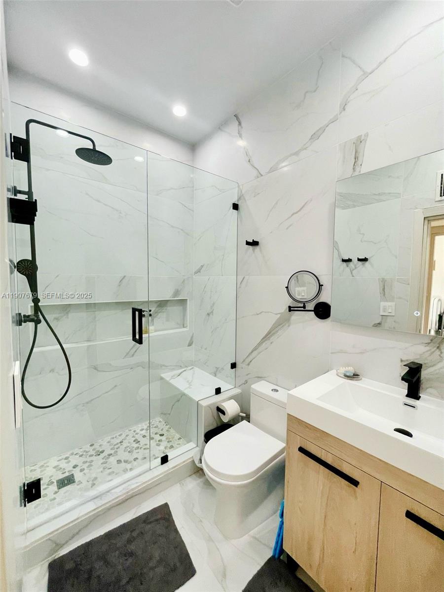 DELVISTA A CONDO - Residential