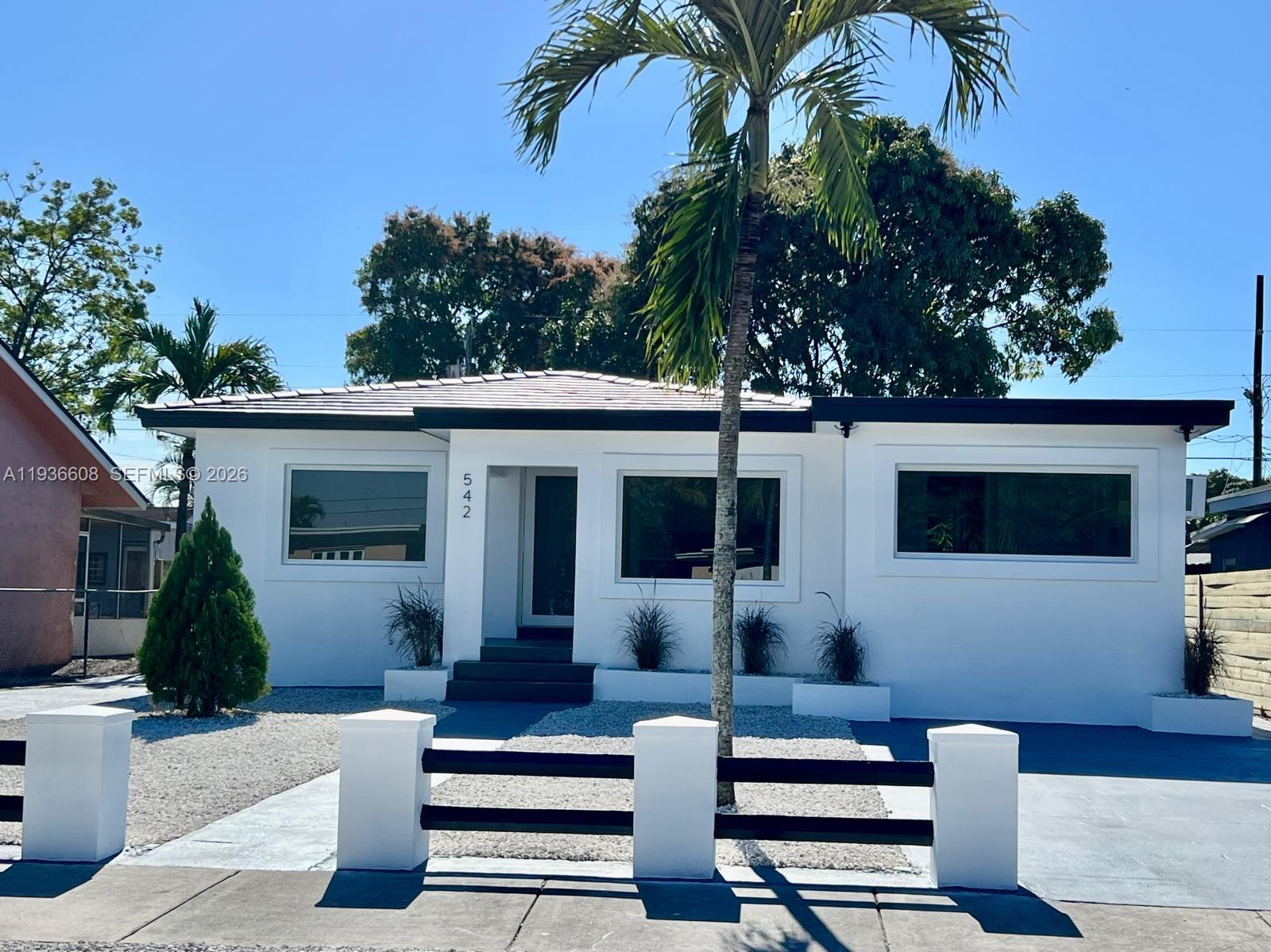 6TH ADDN TO HIALEAH - Residential
