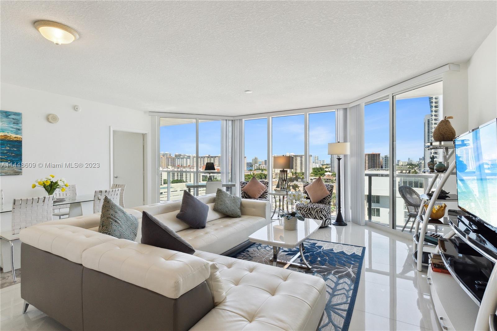 LA PERLA CONDO - Residential Lease