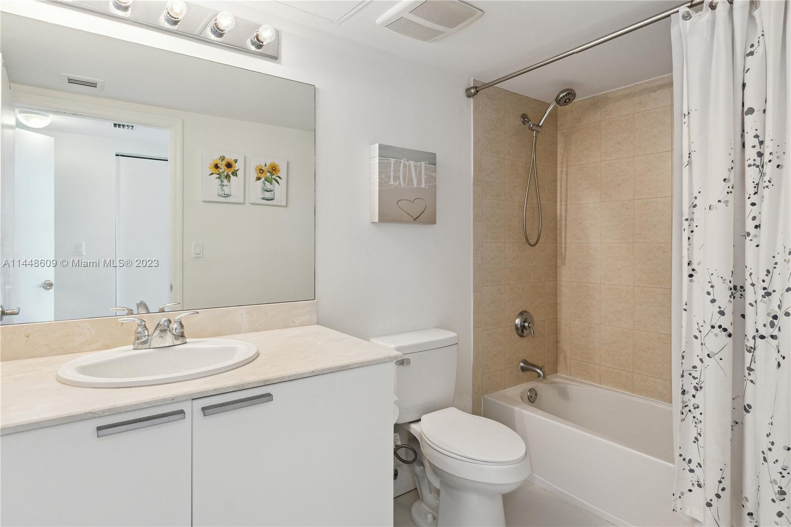 LA PERLA CONDO - Residential Lease