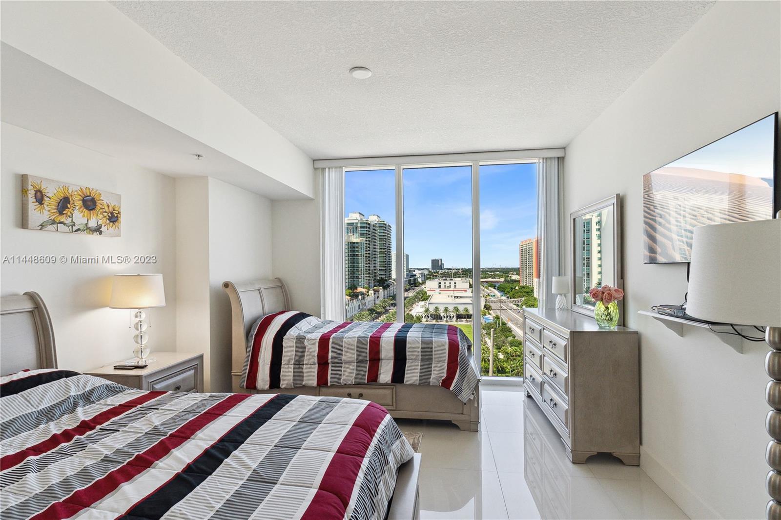 LA PERLA CONDO - Residential Lease