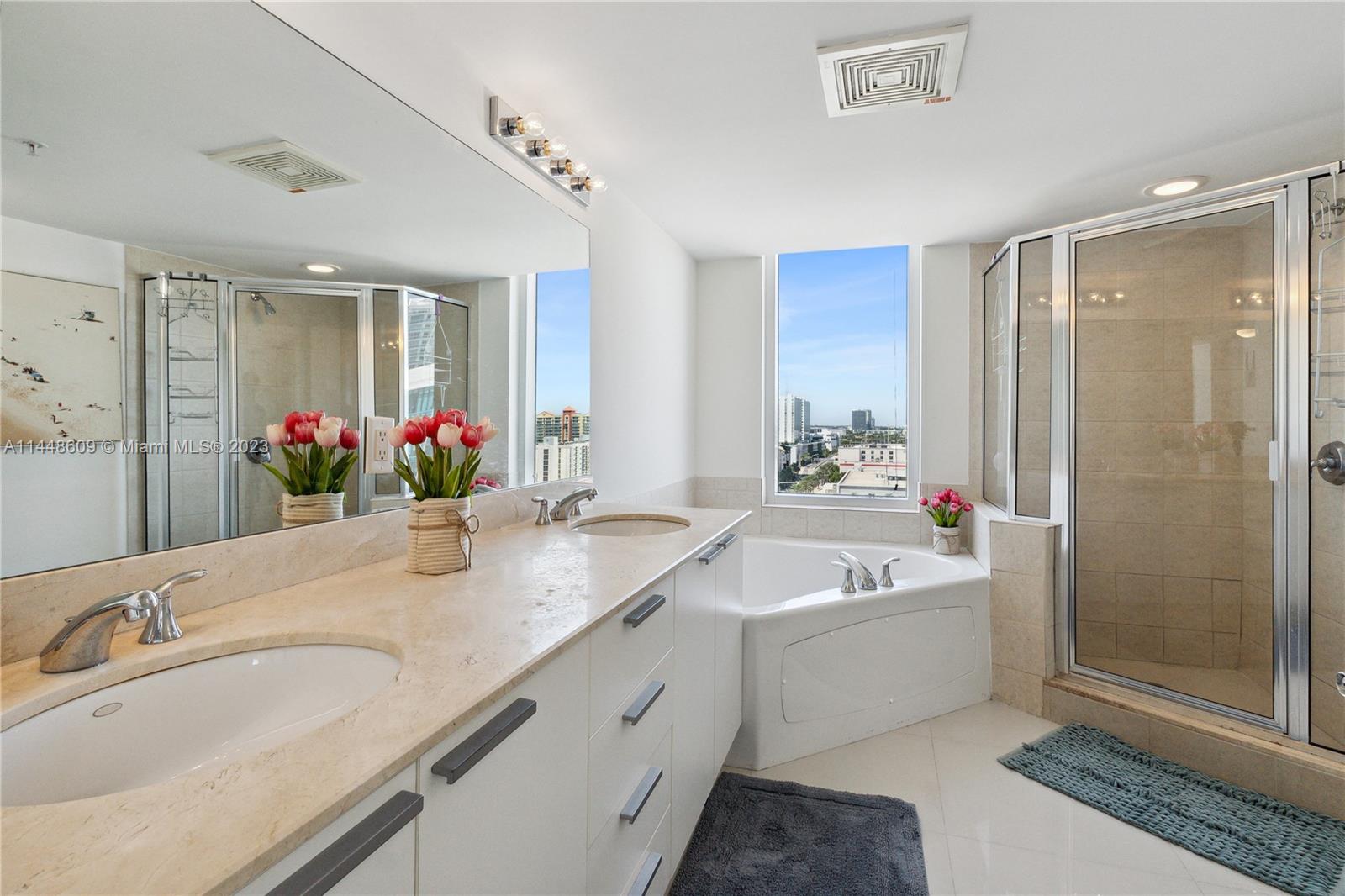 LA PERLA CONDO - Residential Lease