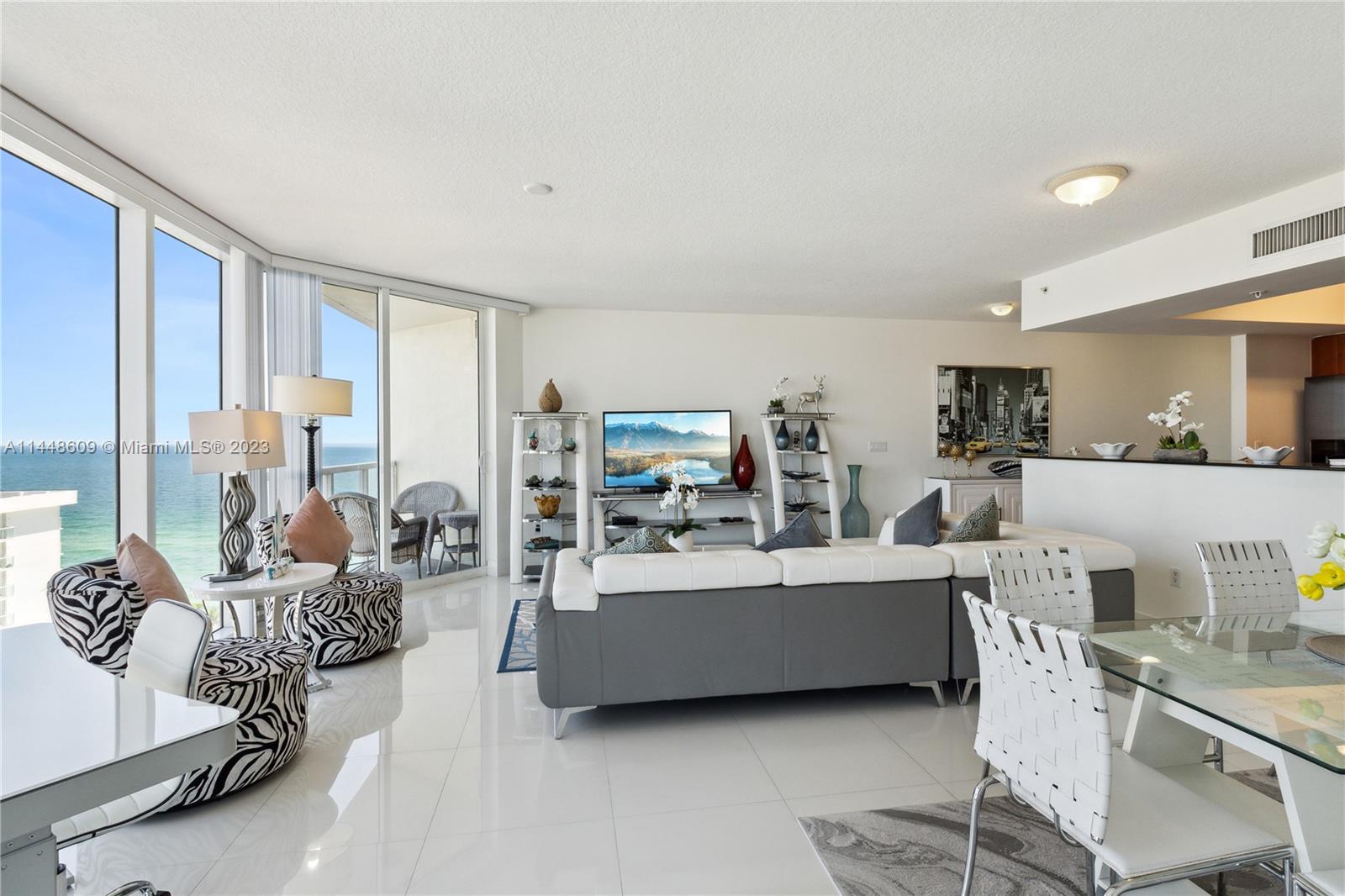 LA PERLA CONDO - Residential Lease