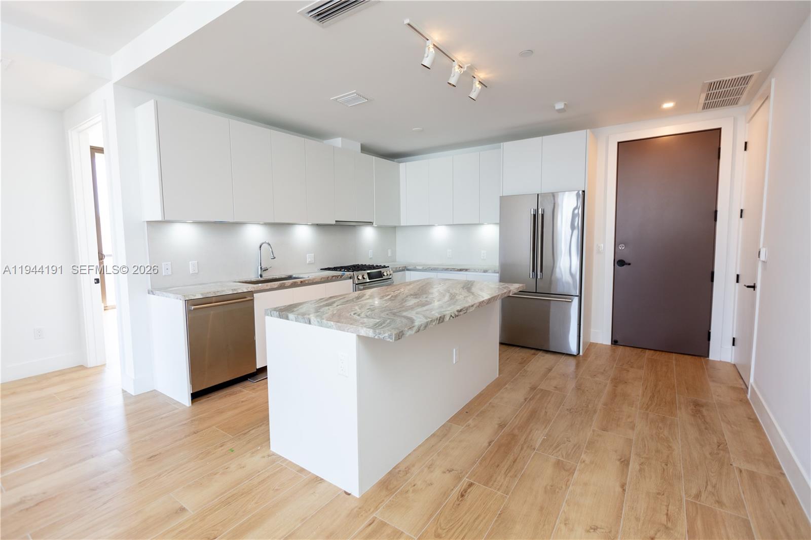 Arbor Coconut Grove - Residential