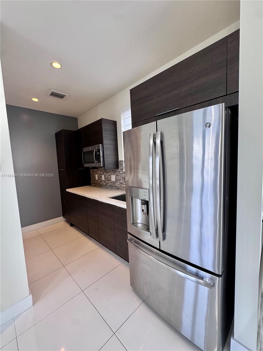 LANDMARK AT DORAL - Residential Lease