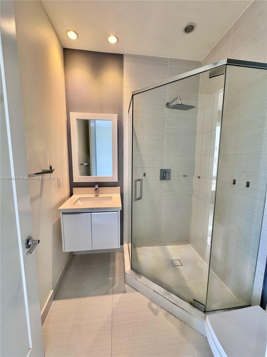 LANDMARK AT DORAL - Residential Lease