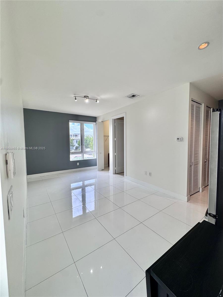 LANDMARK AT DORAL - Residential Lease