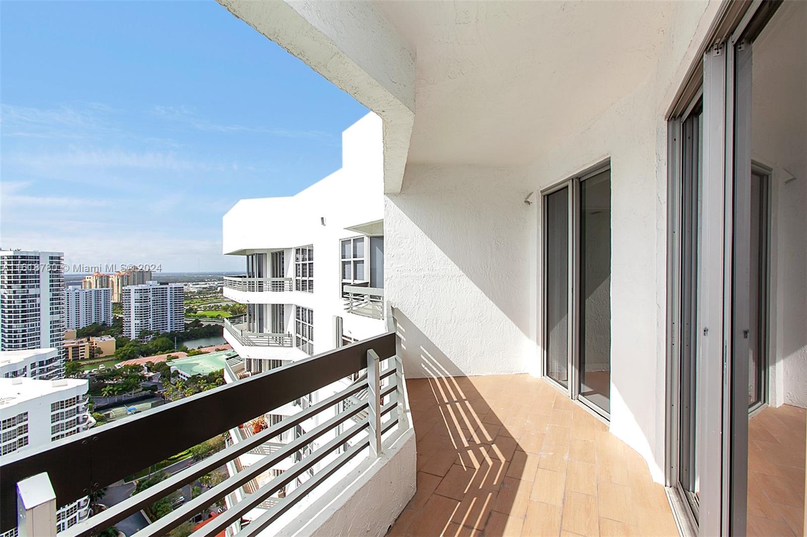 MYSTIC POINTE CONDO NO TH - Residential Lease