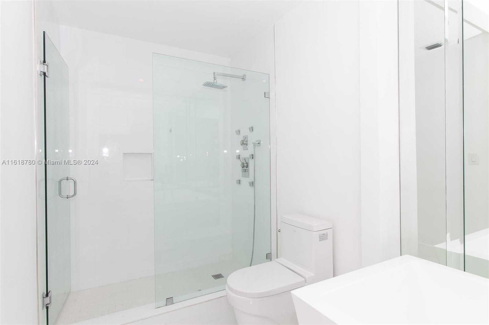 MYSTIC POINTE CONDO NO TH - Residential Lease