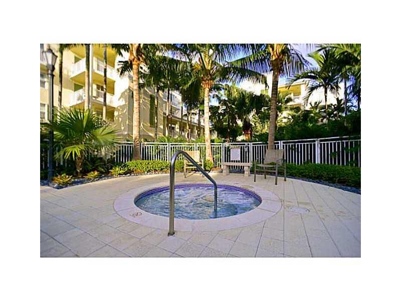 THE RESERVE OF PINECREST - Residential Lease
