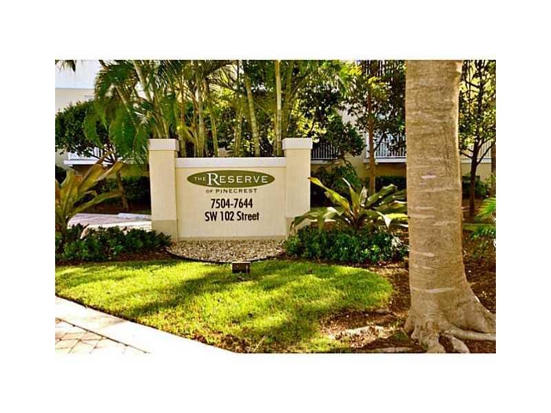 THE RESERVE OF PINECREST - Residential Lease