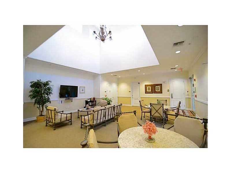 THE RESERVE OF PINECREST - Residential Lease