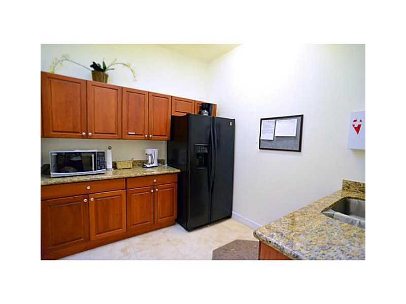 THE RESERVE OF PINECREST - Residential Lease