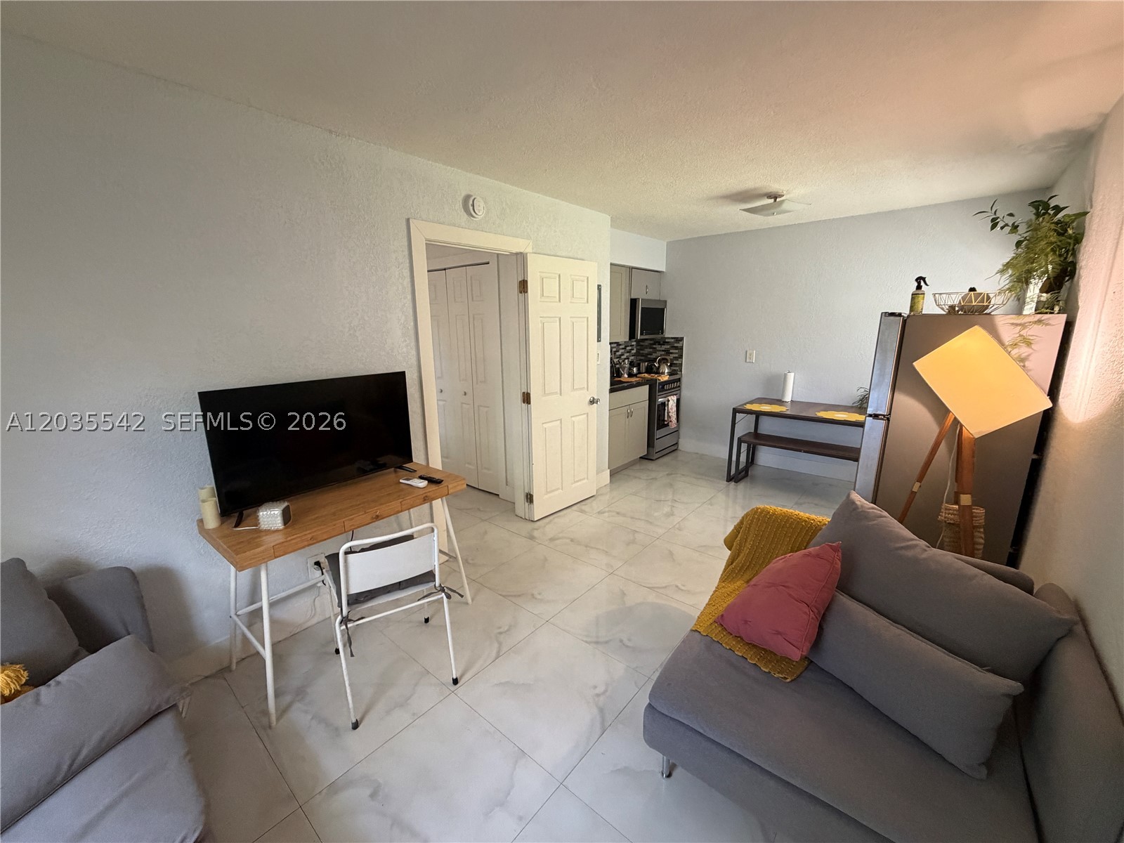 OAKLAND PARK SECOND ADD - Residential Lease