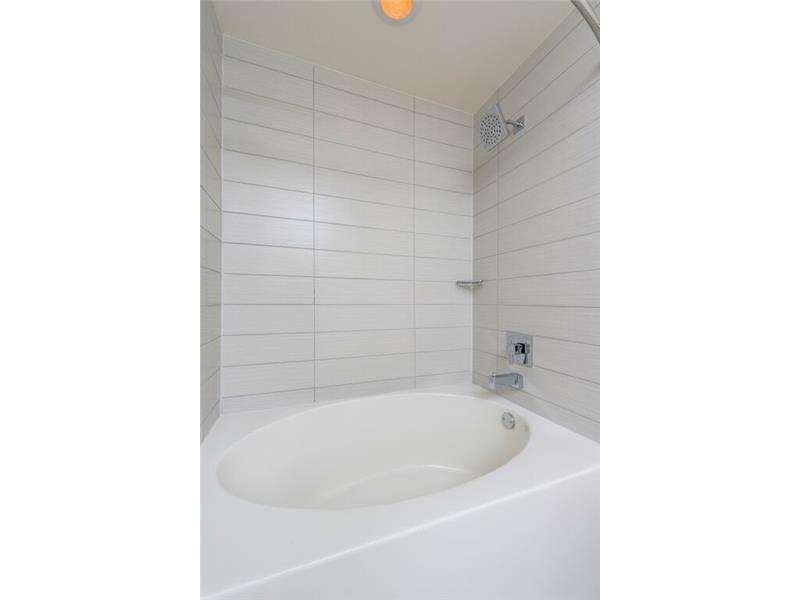 LAWRENCE ESTATE EAST ADDN - Residential Lease