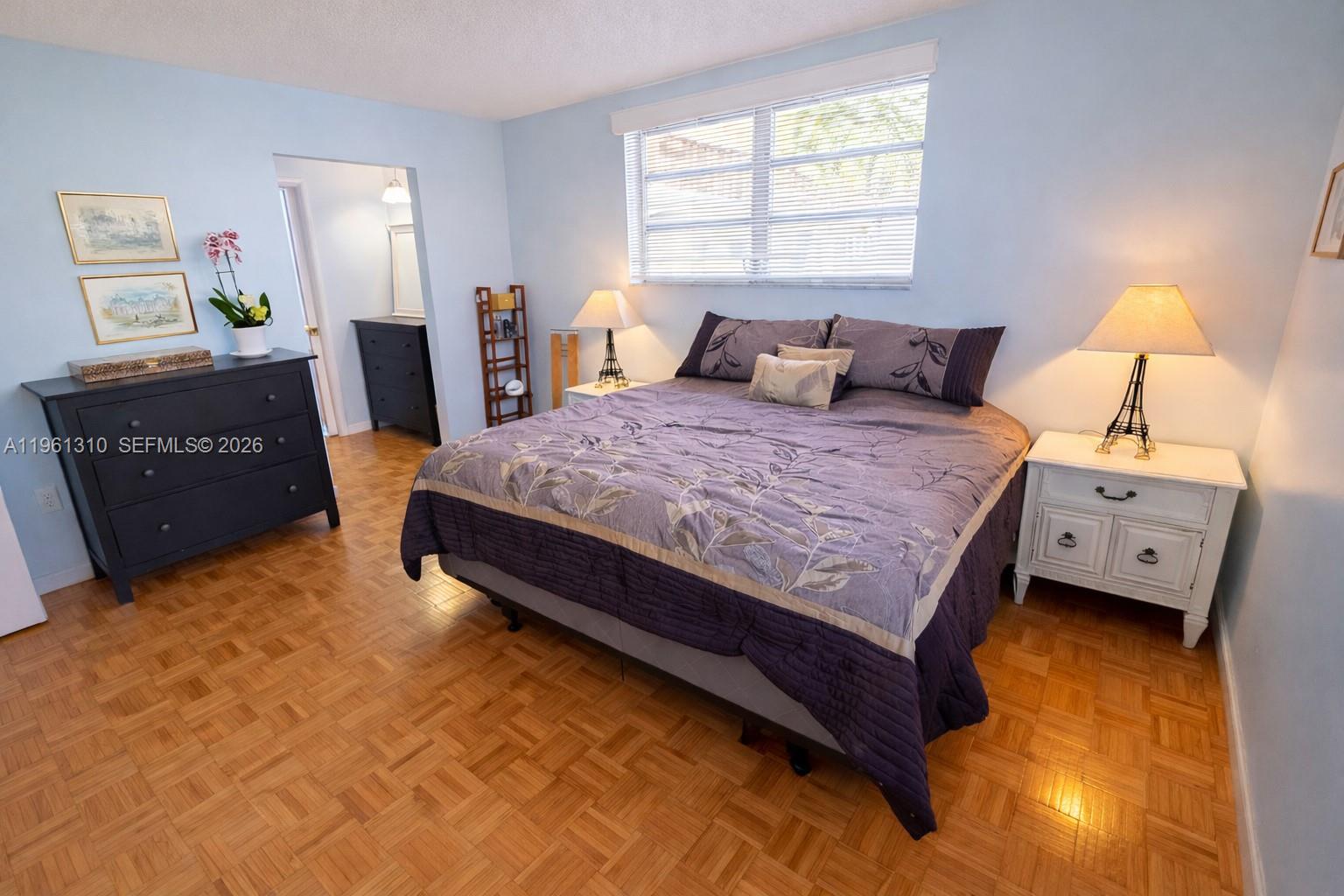 MAR-LEN GARDENS NO 11 COR - Residential