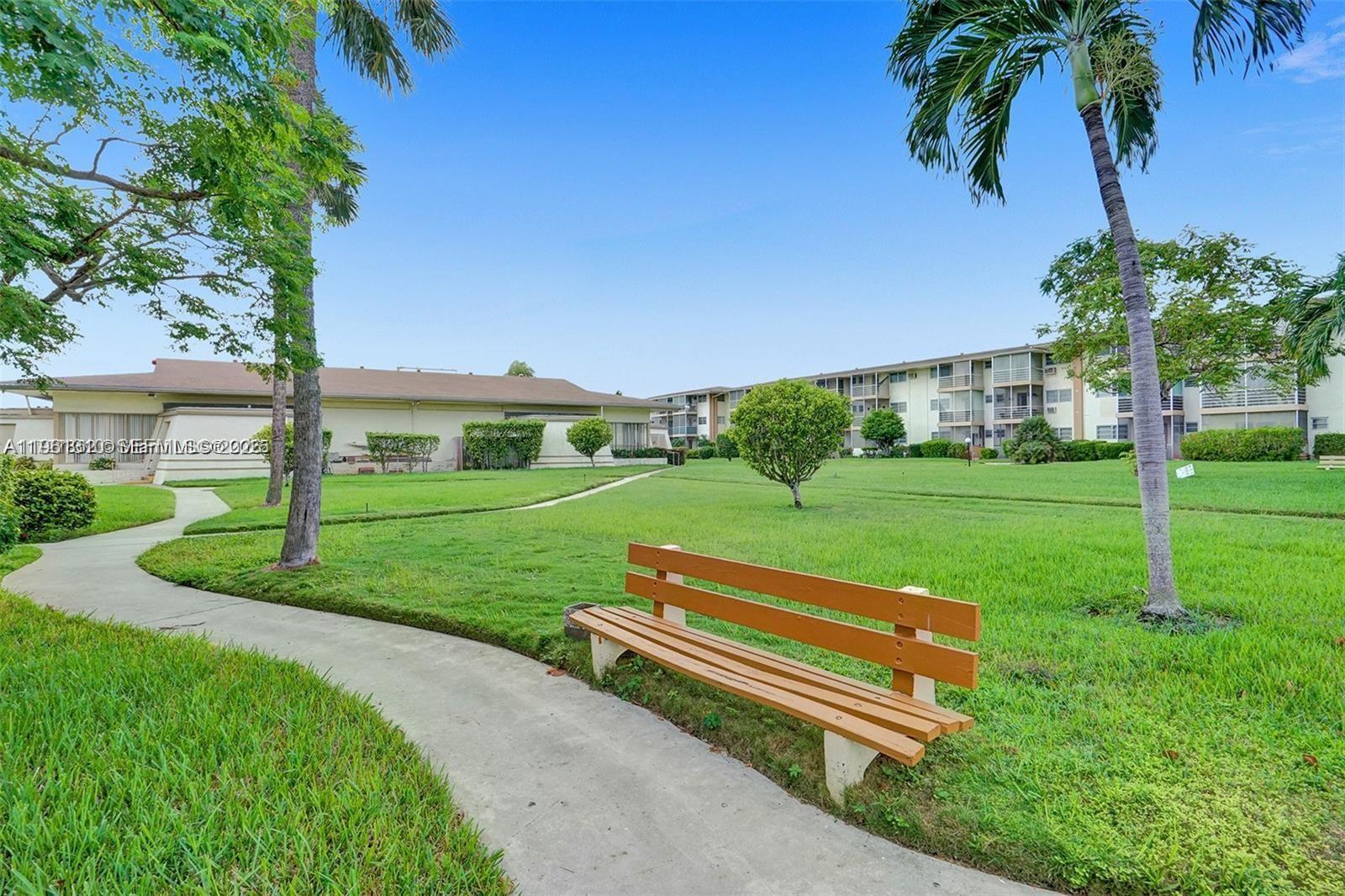 MAR-LEN GARDENS NO 11 COR - Residential