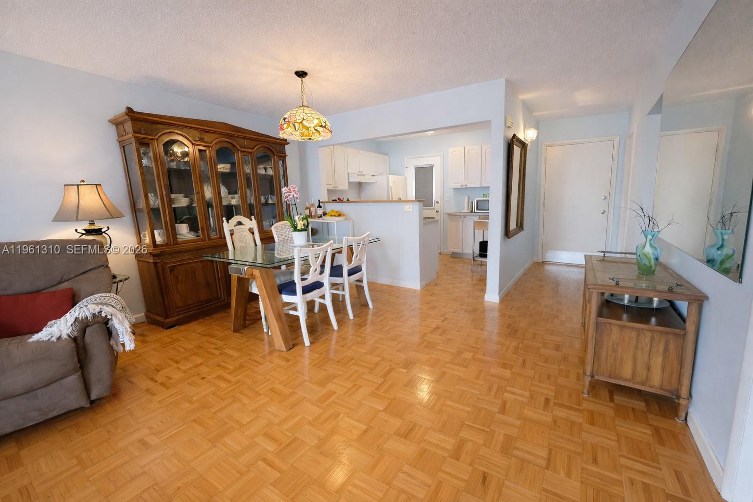 MAR-LEN GARDENS NO 11 COR - Residential