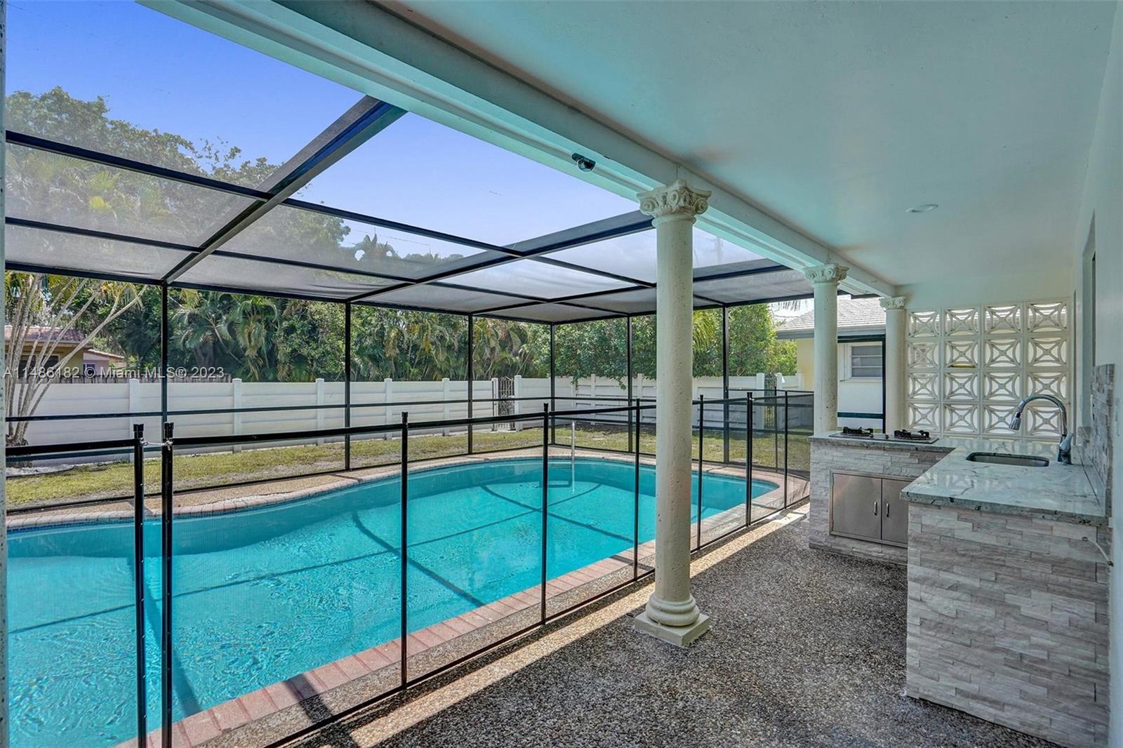 HOLLYWOOD HILLS - Residential Lease