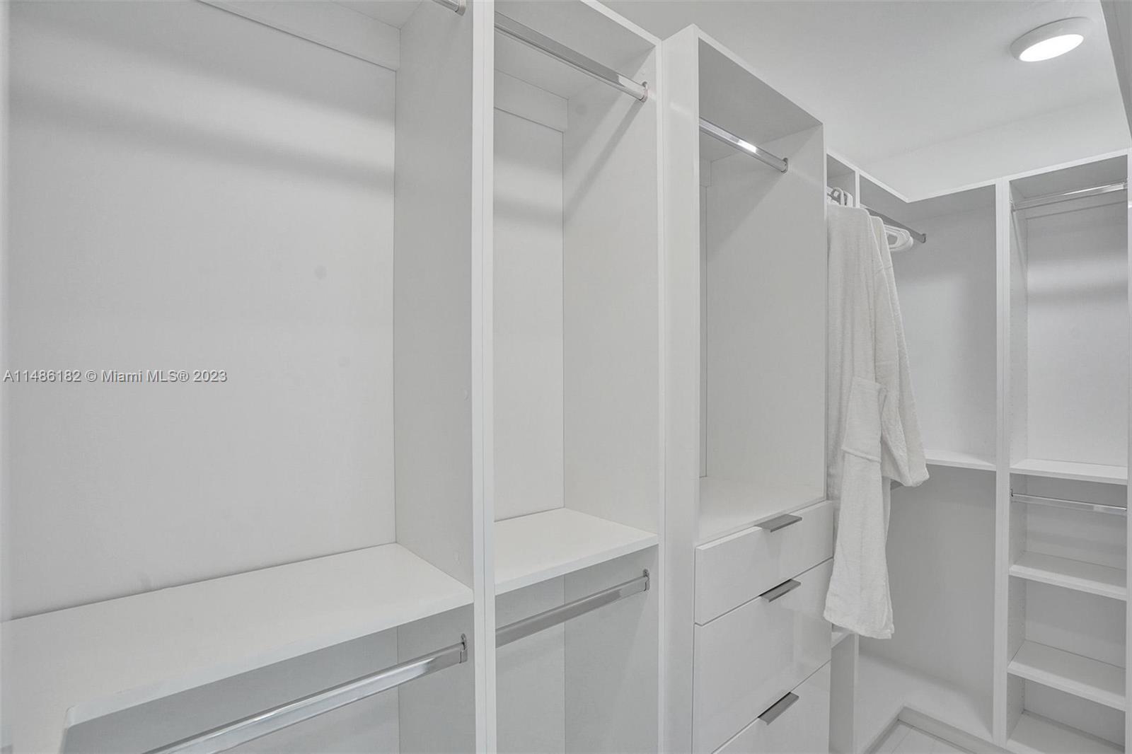 HOLLYWOOD HILLS - Residential Lease