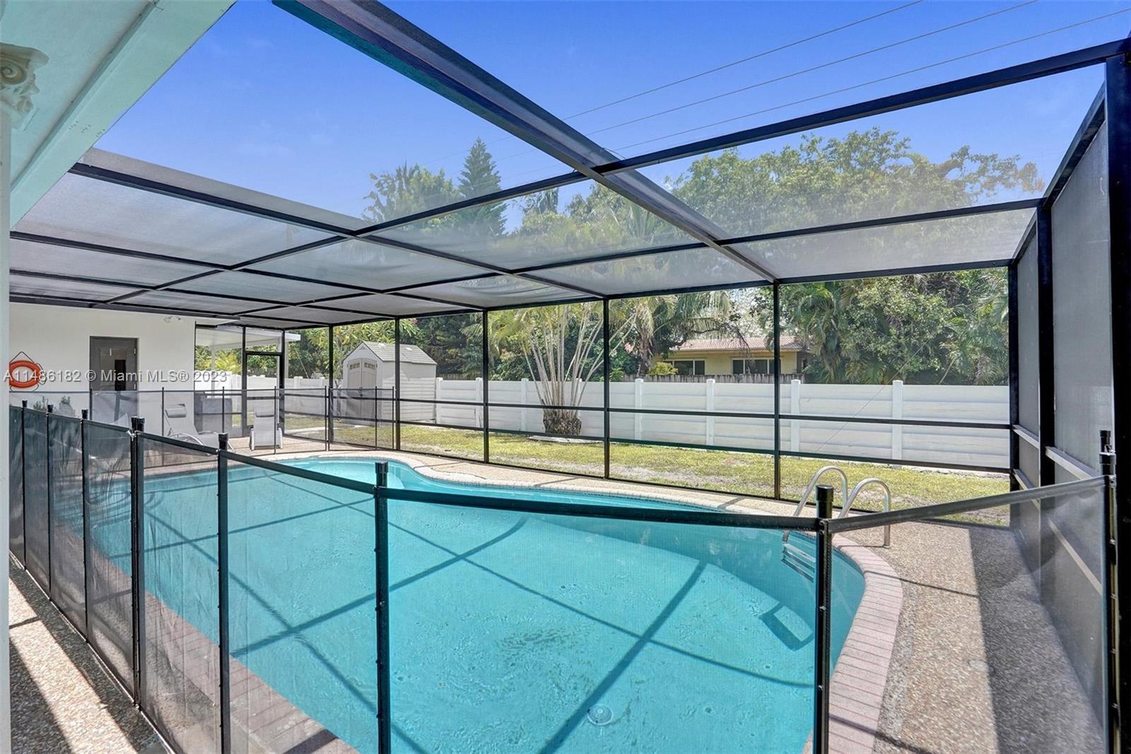 HOLLYWOOD HILLS - Residential Lease