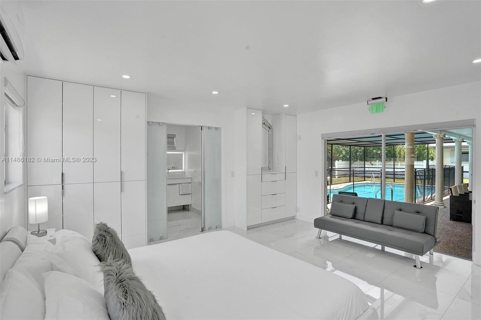 HOLLYWOOD HILLS - Residential Lease