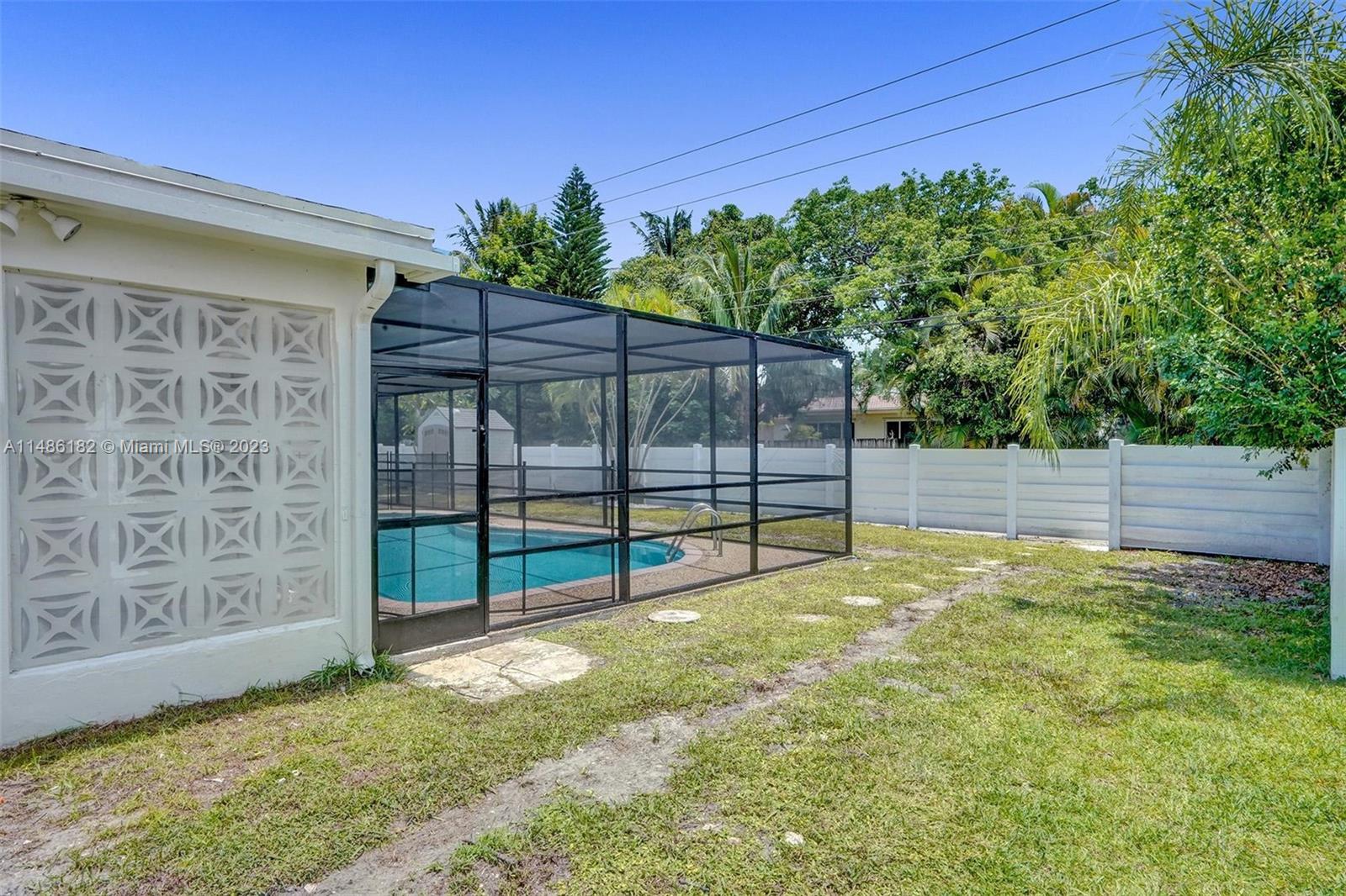 HOLLYWOOD HILLS - Residential Lease
